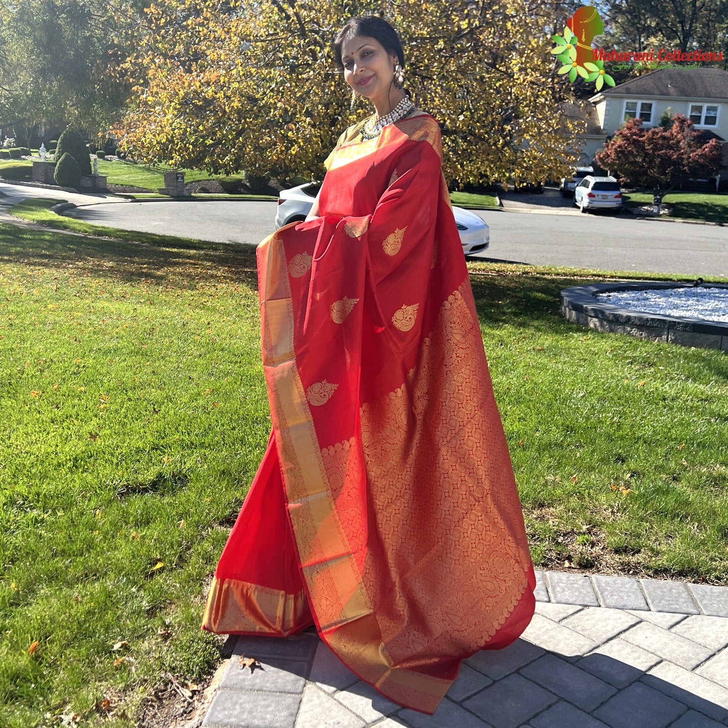 Maharani's Pure Handloom Kanjivaram Silk Saree - Bridal Red with Golden Zari and Boota work