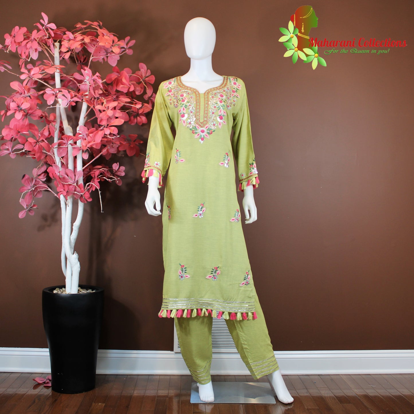 Maharani's Suit with Pants and Dupatta - pistachio (L) - Pure Muslin Silk