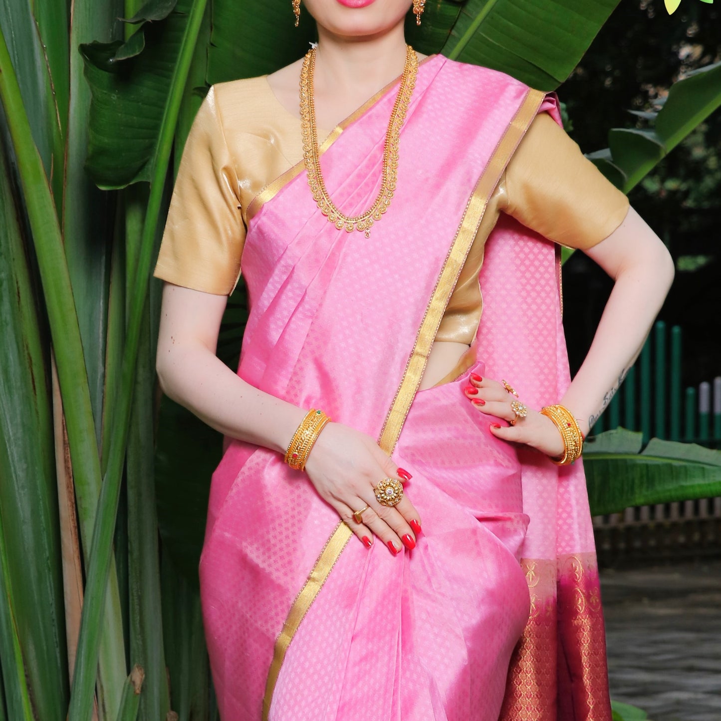 Maharani's Pure Handloom Kanjivaram Silk Saree - Pink with Purple Pallu and Golden Zari Border