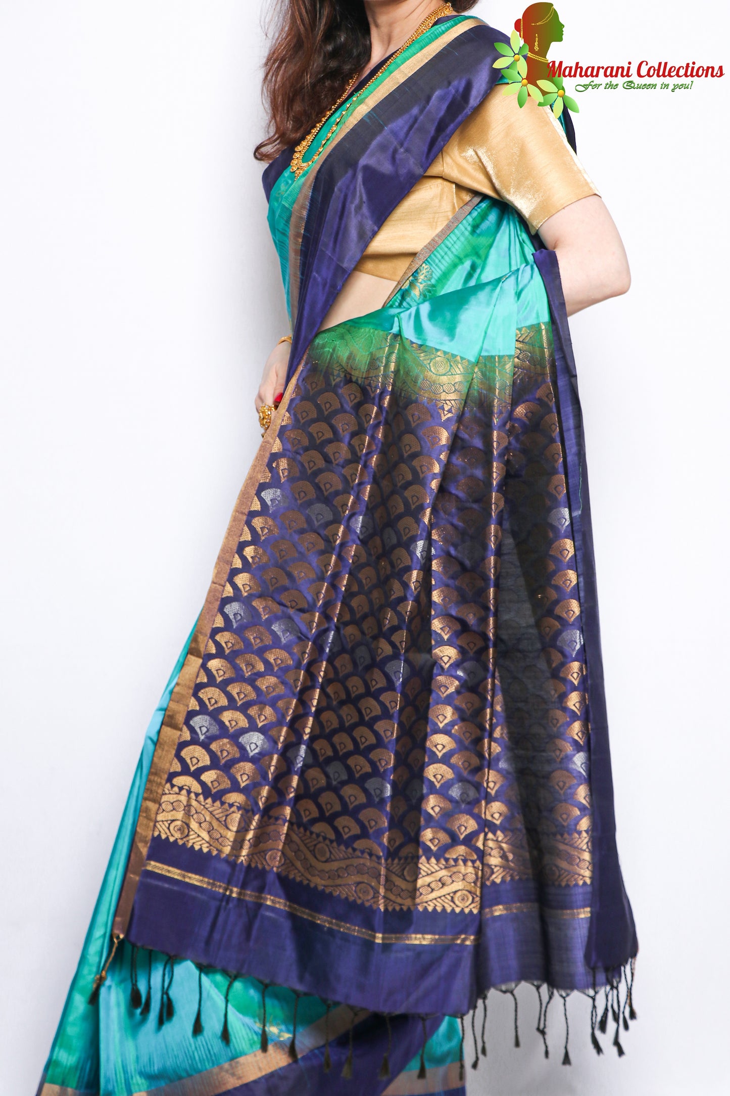 Maharani's Pure Handloom Kanjivaram Silk Saree - Turquoise with Blue Pallu and Golden Zari Border