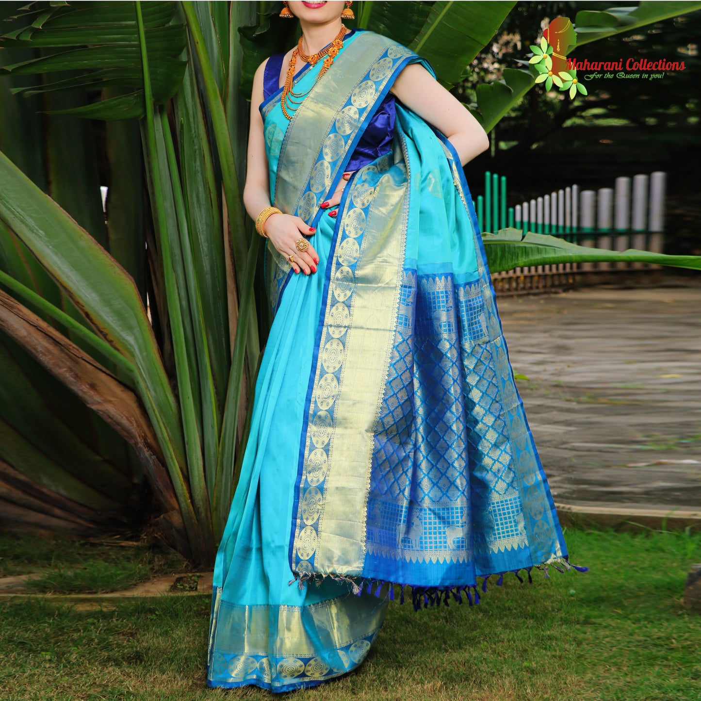 Maharani's Pure Handloom Kanjivaram Silk Saree - Turquoise with Blue Pallu and Golden Zari Border